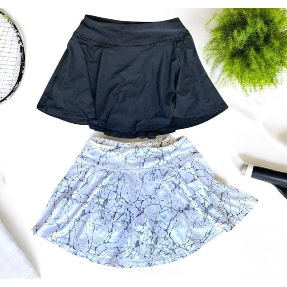 2 Devops Athletic Skorts Woman's Junior Size XS White Marble & Black Mesh Lined
